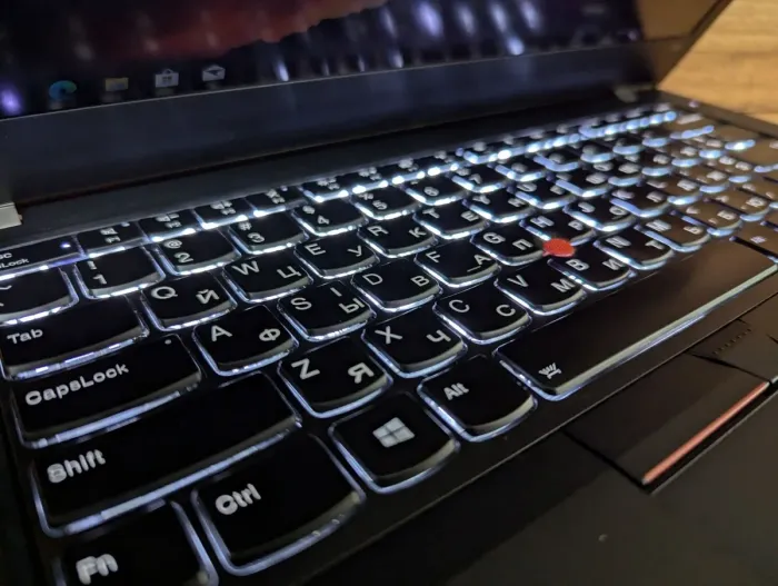 Ультрабук Б-клас Lenovo ThinkPad T480 / 14" (1920x1080) IPS Touch / Intel Core i7-8650U (4 (8) ядра по 1.9 - 4.2 GHz) / 16 GB DDR4 / 512 GB SSD / Intel UHD Graphics 620 / WebCam / TouchID / Windows 10 б/в - зображення 7