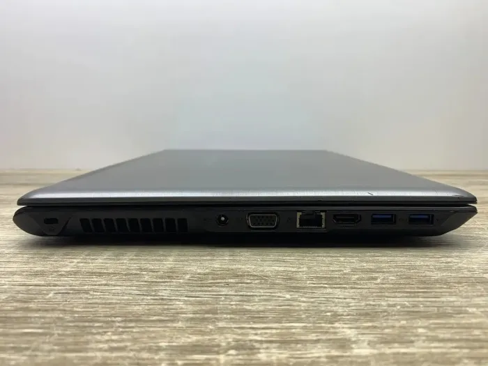 Ноутбук Б-клас Medion Akoya MD 99220 E6232 / 15.6" (1366x768) TN / Intel Core i5-3210M (2 (4) ядра по 2.5 - 3.1 GHz) / 8 GB DDR3 / 120 GB SSD / nVidia GeForce GT 740M, 2 GB GDDR3, 64-bit / WebCam / DVD-ROM / Без АКБ б/в - зображення 4