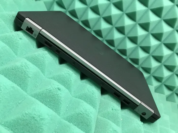 Ультрабук Dell Latitude E7470 / 14" IPS Touch / Core i5-6300U (2(4) ядра по 2.4-3GHz) / 8GB DDR4 / 120GB SSD M.2 / HD Graphics 520 / WebCam / HDMI / miniDP / Win 10 б/в - зображення 9