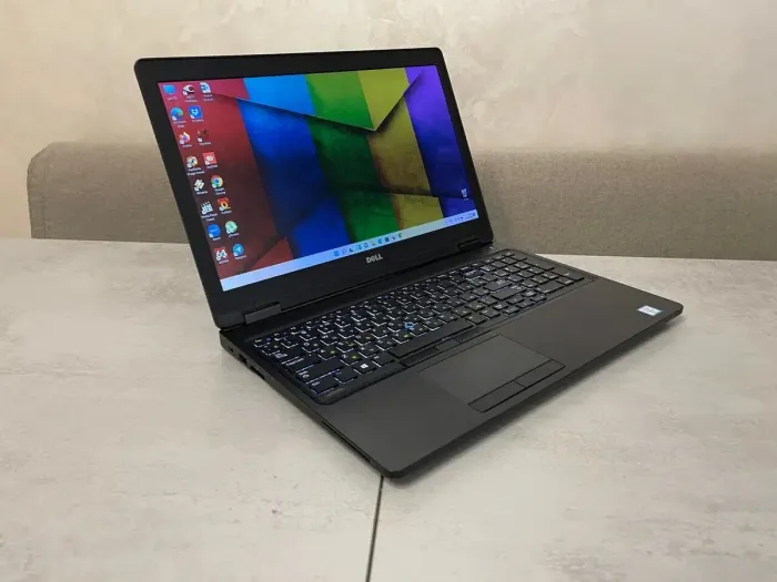 Ігровий ноутбук Dell Latitude 5580 / 15.6" IPS / Intel Core i5-6440HQ (4 ядра по 2.6-3.5 GHz) / 16GB DDR4 / 256GB SSD M.2 / GeForce 940MX, 2GB GDDR5, 64-bit / HDMI б/в - зображення 3