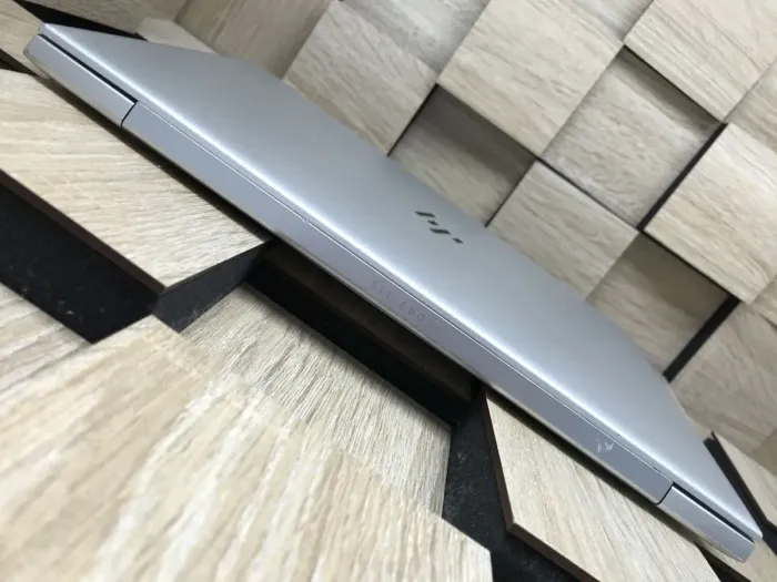 Ультрабук Б-клас HP EliteBook 840 G5 / 14" (1920x1080) IPS / Intel Core i5-8350U (4 (8) ядра по 1.7 - 3.6 GHz) / 8 GB DDR4 / 256 GB SSD M.2 / Intel UHD Graphics 620 / WebCam / Fingerprint / HDMI б/в - зображення 8