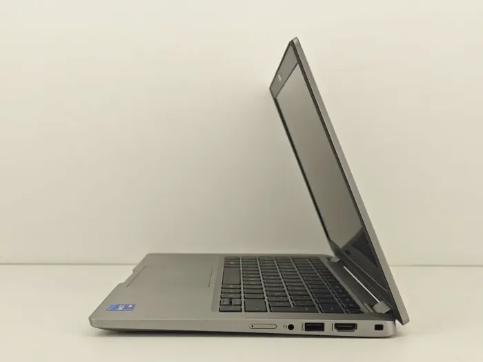 Ультрабук Dell Latitude 5320 / 13.3" (1920x1080) WVA / Intel Core i7-1185G7 (4 (8) ядра по 3.0 - 4.8 GHz) / 16 GB DDR4 / 256 GB SSD / Intel Iris X Graphics / WebCam б/в - зображення 5