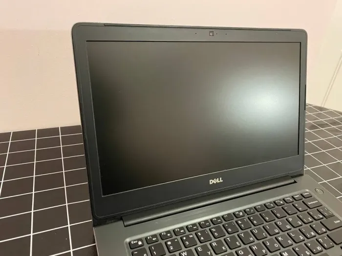 Ноутбук Б-класс Dell Vostro 5468 / 14" (1366x768) TN / Intel Core i3-7100U (2 (4) ядра по 2.4 GHz) / 8 GB DDR4 / 240 GB SSD / Intel HD Graphics 620 / WebCam / HDMI б/в - зображення 3