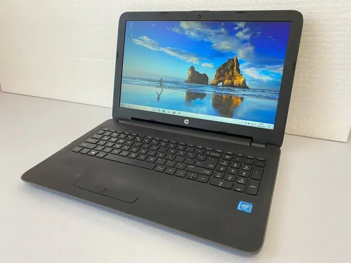 Ноутбук Б-клас HP 250 G5 / 15.6" (1366x768) TN / Intel Celeron N3060 (2 ядра по 1.6 - 2.48 GHz) / 8 GB DDR3 / 240 GB SSD / Intel HD Graphics 400 / WebCam / DVD-RW / HDMI б/в - зображення 2