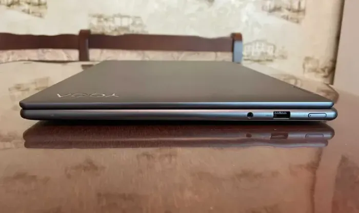 Ноутбук Lenovo Yoga 7 16IAP7 / 16" (2560x1600) IPS Touch / Intel Core i5-1240P (12 (16) ядер по 3.3 - 4.4 GHz) / 8 GB DDR5 / 256 GB SSD / Intel Iris Xe Graphics eligible / WebCam б/в - зображення 7