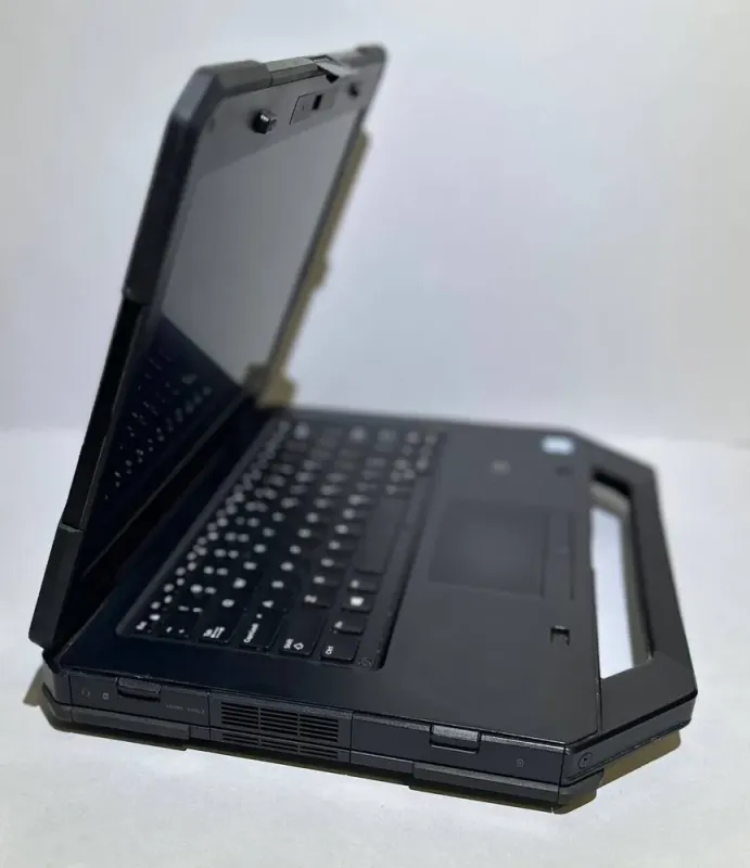 Захищений ноутбук Б-класу Dell Latitude 5414 Rugged / 14" (1920x1080) TN / Intel Core i7-6600U (2 (4) ядра по 2.6 - 3.4 GHz) / 16 GB DDR4 / 256 GB SSD / Intel HD Graphics 520 / WebCam / Win 11 Pro б/в - зображення 4