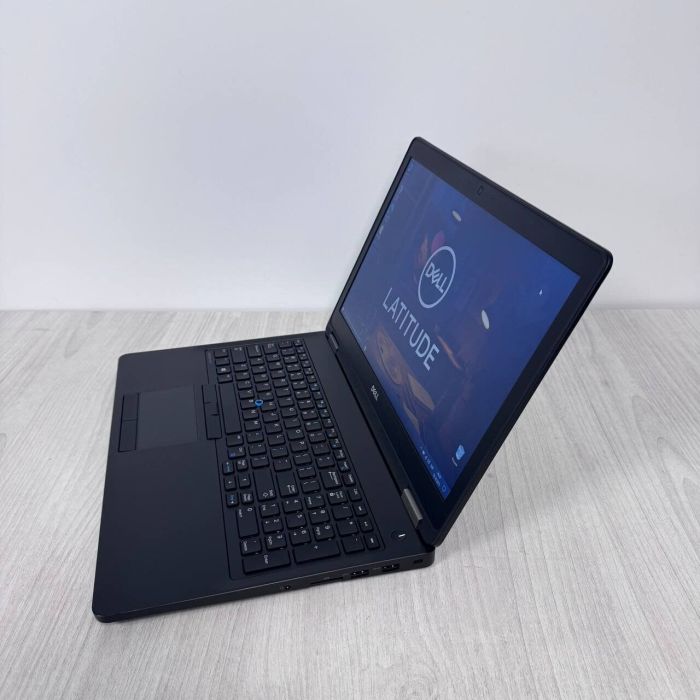 Ноутбук Dell Latitude E5570 / 15.6" (1366x768) TN / Intel Core i5-6300U (2 (4) ядра по 2.4 - 3.0 GHz) / 8 GB DDR4 / 128 GB SSD / Intel HD Graphics 520 / WebCam б/в - зображення 5