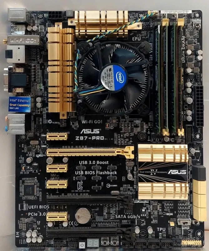 Комплект: Материнська плата Asus Z87-PRO / LGA1150 / Intel Core i7-4770K (4 (8) ядра по 3,5 - 3,9 ГГц) / 32 ГБ DDR3 / Intel HD Graphics 4600 + Кулер б/в - зображення 3