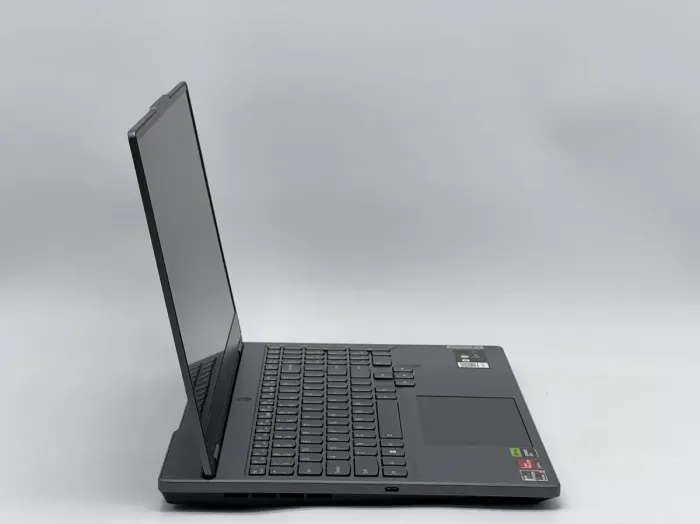 Ігровий ноутбук Lenovo Legion 5 15ARP8 / 15,6" (2560x1440) IPS / AMD Ryzen 7 7735HS (8 (16) ядер 3,2 - 4,75 ГГц) / 16 ГБ DDR5 / 960 ГБ SSD / nVidia GeForce RTX 4060, 8 ГБ GDDR6, 128-біт / Веб-камера б/в - зображення 3