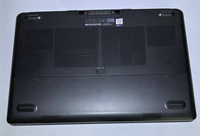 Мобільна робоча станція Dell Precision 7720 / 17,3" (1920x1080) IPS / Intel Core i7-7920HQ (4 (8) ядра по 3,1 - 4,1 ГГц) / 16 ГБ DDR4 / 512 ГБ SSD / nVidia Quadro P3000, 6 ГБ GDDR5, 192-біт / Веб-камера / Windows 11 Pro б/в - изображение 10