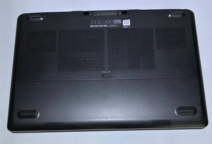 Мобільна робоча станція Dell Precision 7720 / 17,3" (1920x1080) IPS / Intel Core i7-7920HQ (4 (8) ядра по 3,1 - 4,1 ГГц) / 16 ГБ DDR4 / 512 ГБ SSD / nVidia Quadro P3000, 6 ГБ GDDR5, 192-біт / Веб-камера / Windows 11 Pro б/в - зображення 10