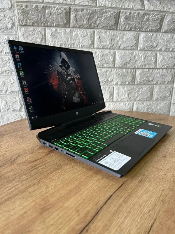 Ігровий ноутбук HP Pavilion Gaming 15-dk0056wm / 15.6" (1920x1080) IPS / Intel Core i5-9300H (4 (8) ядра по 2.4 - 4.1 GHz) / 8 GB DDR4 / 256 GB SSD / nVidia GeForce GTX 1650, 4 GB GDDR5, 128-bit / WebCam б/в - зображення 4
