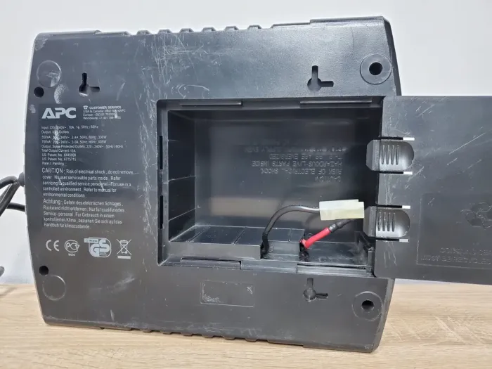 ДБЖ APC Back-UPS ES 550VA (BE550G-RS) / 230 V / 550 V·А / 330W / 8 виходів / RJ-11, RJ-45 / Без АКБ б/в - зображення 5