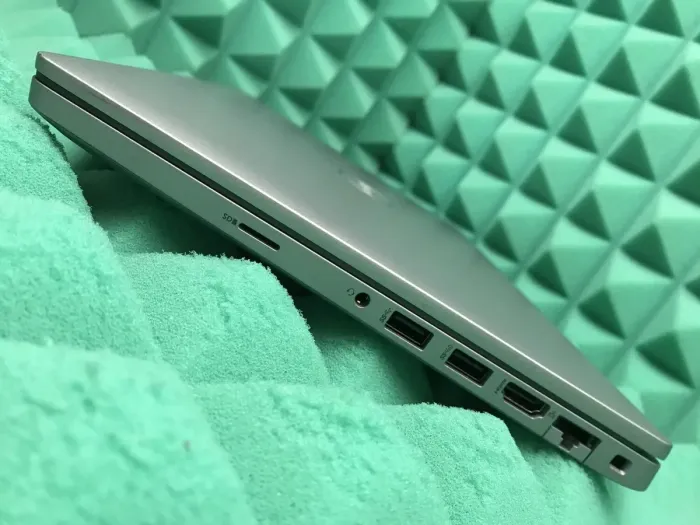 Ультрабук Б-клас Dell Latitude 5420 / 14" (1366x768) TN / Intel Core i5-1135G7 (4 (8) ядра по 2.4 - 4.2 GHz) / 16 GB DDR4 / 256 GB SSD M.2 / Intel Iris Xe Graphics / WebCam / USB 3.2 / HDMI / Windows 10 б/в - зображення 6