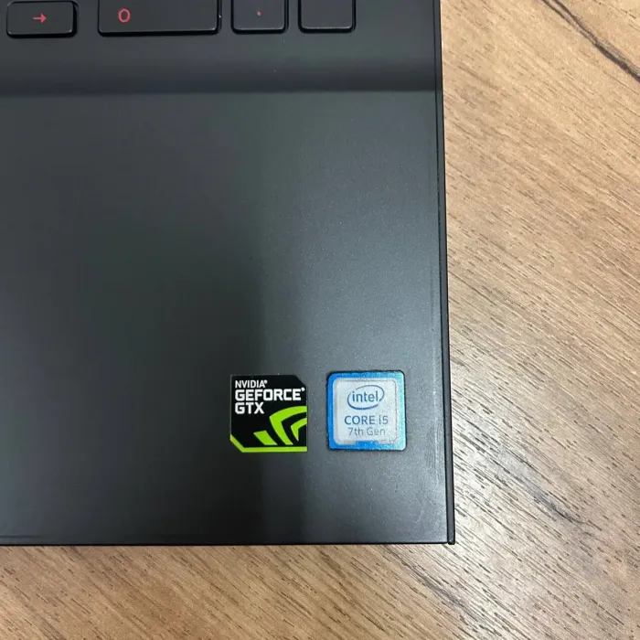 Ігровий ноутбук Б-клас Dell Inspiron 15 Gaming 7567 / 15.6" (1920x1080) IPS / Intel Core i5-7300HQ (4 ядра по 2.5 - 3.5 GHz) / 8 GB DDR4 / 128 GB SSD M.2 + 1000 GB HDD / nVidia GeForce GTX 1050, 4 GB GDDR5, 128-bit / WebCam б/в - зображення 8