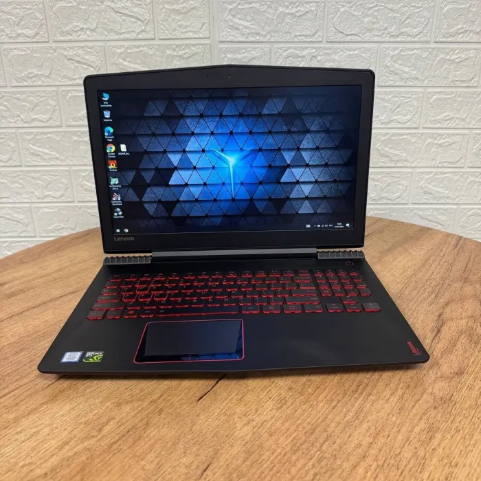 Ігровий ноутбук Б-клас Lenovo Legion Y520-15IKBN / 15.6" (1920x1080) IPS / Intel Core i5-7300HQ (4 ядра по 2.5 - 3.5 GHz) / 8 GB DDR4 / 512 GB SSD / nVidia GeForce GTX 1050 Ti, 4 GB GDDR5, 128-bit / WebCam б/в - зображення 2