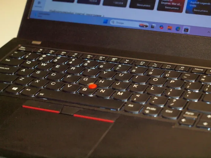 Ультрабук Lenovo ThinkPad L14 Gen 1 / 14" (1366х768) IPS / Ryzen 3 Pro 4450U (4 (8) ядра по 2.4 - 3.7 GHz) / 16 GB DDR4 / 240 GB SSD / AMD Radeon Graphics / WebCam б/в - зображення 8