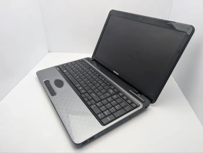 Ноутбук Toshiba Satellite L750 / 15.6" (1366x768) TN / Intel Core i5-2430M (2 (4) ядра по 2.4 - 3.0 GHz) / 6 GB DDR3 / 500 GB HDD / nVidia GeForce GT 520M, 1 GB GDDR3, 128-bit / WebCam / DVD-ROM б/в - зображення 7