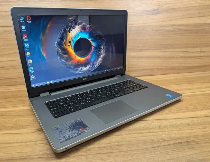 Ноутбук Dell Inspiron 5758 / 17.3" (1600x900) TN / Intel Core i7-5500U (2 (4) ядра по 2.4 - 3.0 GHz) / 8 GB DDR3 / 480 GB SSD / Intel HD Graphics 5500 / WebCam / Windows 10 б/в - зображення 4