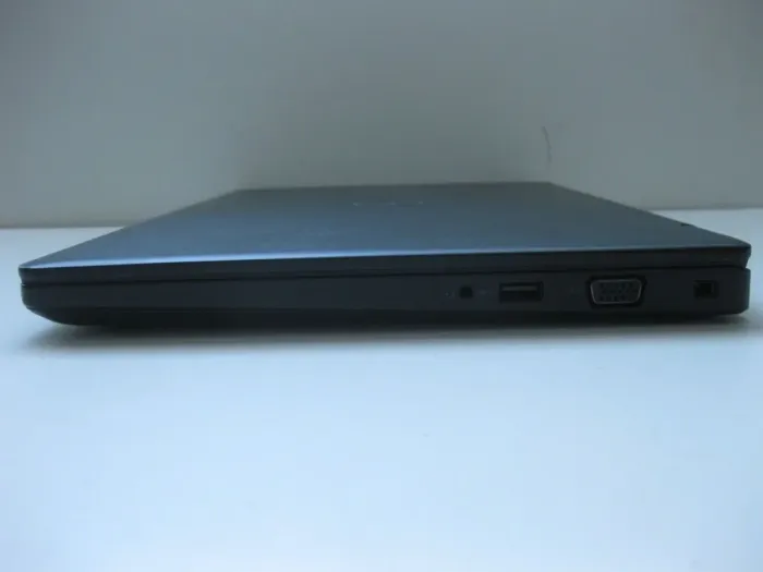 Ультрабук Dell Latitude E5490 / 14" (1920x1080) IPS Touch / Intel Core i5-7300U (2 (4) ядра по 2.6 - 3.5 GHz) / 8 GB DDR4 / 256 GB SSD / Intel UHD Graphics 620 / WebCam б/в - зображення 4