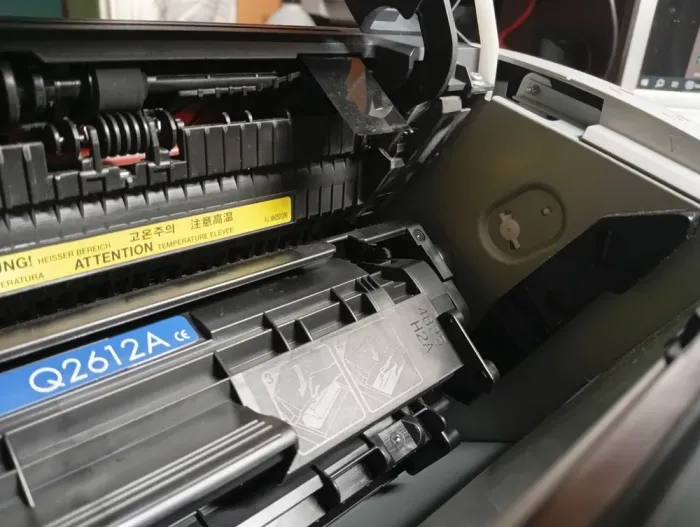 Принтер HP LaserJet 1010 / Лазерний монохромний друк / 600x600 dpi / A4 / 14 стор/хв / USB 2.0 б/в - зображення 3