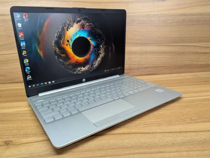 Ультрабук Б-клас HP 15-dw2658cl / 15.6" (1920x1080) IPS / Intel Core i5-1035G1 (4 (8) ядра по 1.0 - 3.6 GHz) / 16 GB DDR4 / 512 GB SSD / Intel UHD Graphics / WebCam / Windows 10 б/в - зображення 4