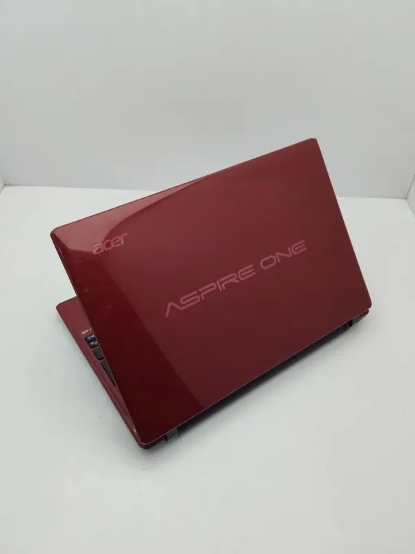 Нетбук Acer Aspire One / 11.6" (1366x768) TN / Intel Celeron 847 (2 ядра по 1.1 GHz) / 4 GB DDR3 / 320 GB HDD / Intel HD Graphics / WebCam / АКБ не тримає б/в - зображення 7
