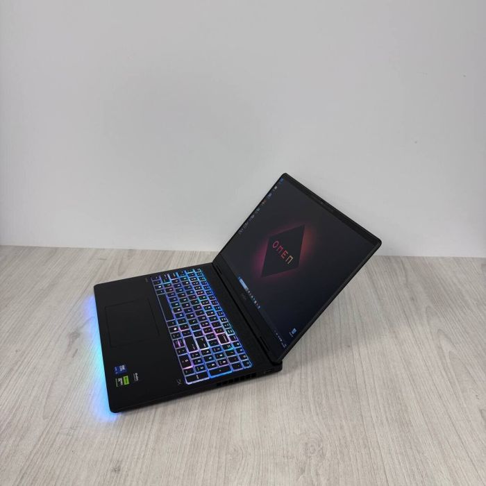 Ігровий ноутбук HP Omen Max Gaming 16-ah0033dx / 16" (2560x1600) IPS / Intel Core Ultra 9 275HX (24 (24) ядра по 2,7 - 5,4 ГГц) / 32 ГБ DDR5 / 1000 ГБ SSD / nVidia GeForce RTX 5060, 8 ГБ GDDR7, 128-біт / WebCam б/в - зображення 6
