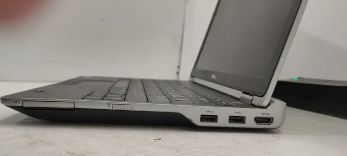 Нетбук Б-клас Dell Latitude E6230 / 12.5" (1366x768) TN / Intel Core i7-3540M (2 (4) ядра по 3.0 - 3.7 GHz) / 8 GB DDR3 / 256 GB SSD / Intel HD Graphics 4000 б/в - зображення 6