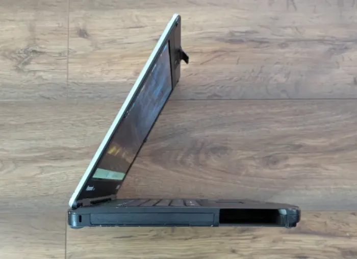 Захищений ноутбук Panasonic Toughbook CF-54 / 14" (1920x1080) IPS / Intel Core i5-7300U (2 (4) ядра по 2.6 - 3.5 GHz) / 8 GB DDR3 / 256 GB SSD / Intel HD Graphics 620 / WebCam б/в - зображення 4