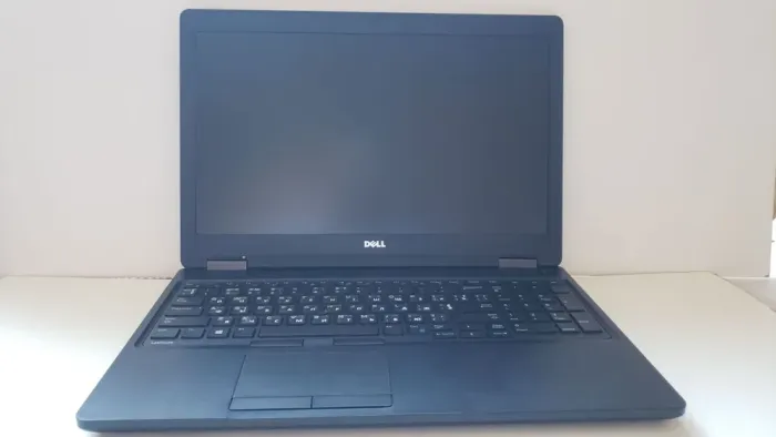 Ноутбук Dell Latitude 5580 / 15.6" (1920x1080) IPS / Intel Core i3-7100U (2 (4) ядра по 2.4 GHz) / 8 GB DDR4 / 256 GB SSD / Intel HD Graphics 620 / WebCam / Win 10 Pro б/в - зображення 3