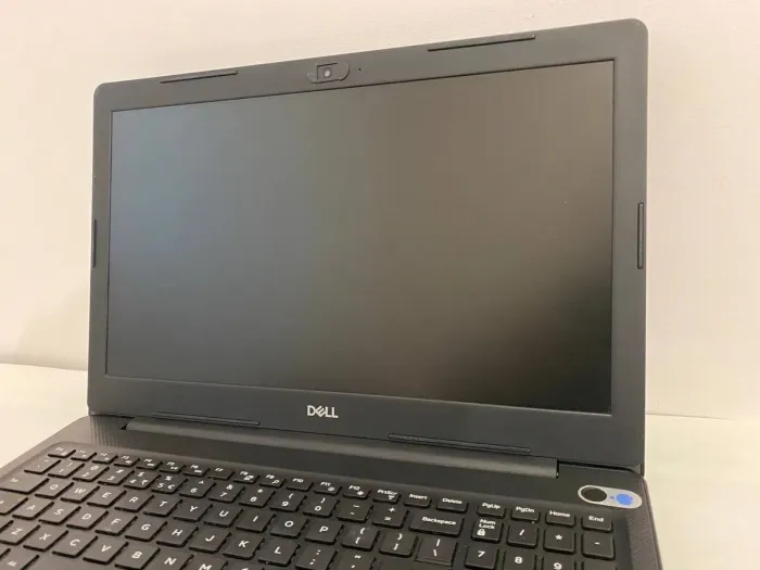 Ноутбук Dell Vostro 3580 / 15.6" (1920x1080) TN / Intel Core i5-8265U (4 (8) ядра по 1.6 - 3.9 GHz) / 8 GB DDR4 / 256 GB SSD / Intel UHD Graphics 620 / WebCam / DVD-RW / HDMI б/в - зображення 3