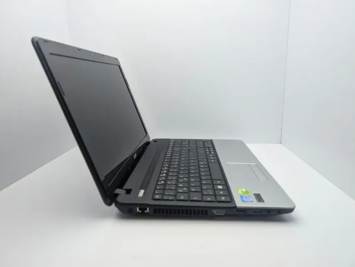 Ноутбук Acer Aspire E1-571G / 15.6" (1366x768) TN / Intel Core i3-3130M (2 (4) ядра по 2.6 GHz) / 8 GB DDR3 / 120 GB SSD / nVidia GeForce GT 710M, 2 GB DDR3, 64-bit / WebCam б/в - зображення 5