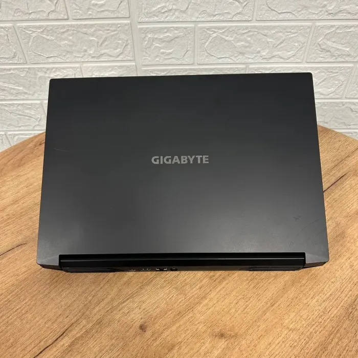 Ігровий ноутбук Б-клас Gigabyte G5 MD / 15.6" (1920x1080) IPS / Intel Core i5-11400H (6 (12) ядер 4.5 GHz) / 16 GB DDR4 / 512 GB SSD / nVidia GeForce RTX 3050 Ti, 4 GB GDDR6, 128-bit / WebCam б/в - зображення 3