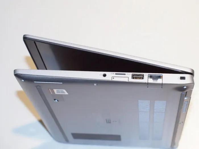 Ультрабук Б-клас Dell Latitude 5310 / 13.3" (1920x1080) IPS Touch / Intel Core i5-10310U (4 (8) ядра по 1.7-4.4 GHz) / 16 GB DDR4 / 256 GB SSD / UHD Graphics / WebCam / Win 11 Pro б/в - зображення 5