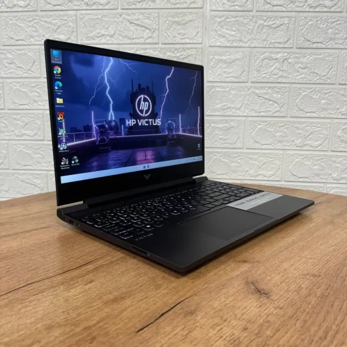 Ігровий ноутбук Б-клас HP Victus Gaming 15-fb0003nr / 15.6" (1920x1080) IPS / AMD Ryzen 5 5600H (6 (12) ядер по 3.3 - 4.2 GHz) / 16 GB DDR4 / 512 GB SSD NVMe / AMD Radeon RX 6500M, 4 GB GDDR6, 64-bit / WebCam б/в - зображення 4
