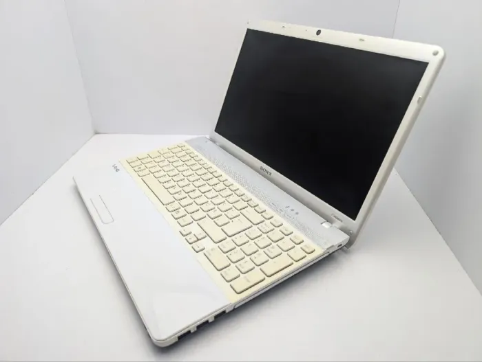Ноутбук Sony VPC EB3E1E / 15.6" (1366x768) TN / Intel Pentium P6100 (2 ядра по 2.0 GHz) / 6 GB DDR3 / 500 GB HDD / Intel HD Graphics 500 / WebCam / DVD-ROM б/в - зображення 7