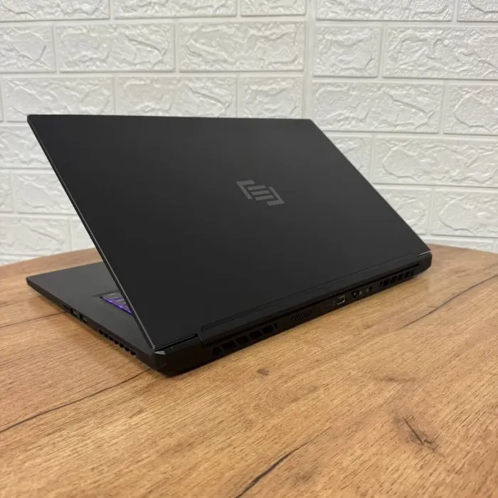 Ігровий ноутбук Б-клас Maingear Element MG-ELMT002-2070S / 17.3" (1920x1080) IPS / Intel Core i7-10875H (8 (16) ядер по 2.3 - 5.1 GHz) / 16 GB DDR4 / 512 GB SSD / nVidia GeForce RTX 2070 Super, 8 GB GDDR6, 256-bit / WebCam б/в - зображення 6