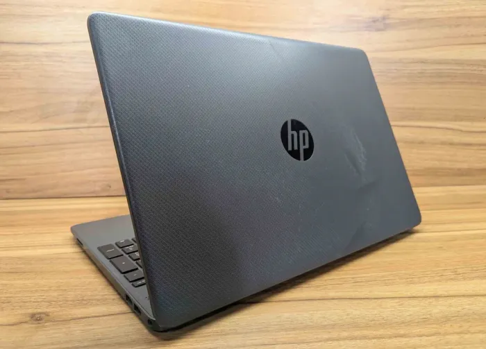 Ноутбук HP 255 G8 / 15.6" (1920x1080) IPS / AMD Ryzen 3 3250U (2 (4) ядра по 2.6 - 3.5 GHz) / 16 GB DDR4 / 512 GB SSD / AMD Radeon Vega 3 Graphics / WebCam / Windows 10 б/в - зображення 6