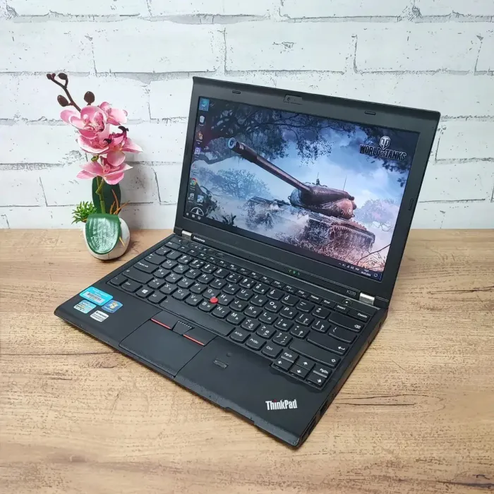 Нетбук Lenovo ThinkPad X220 / 12.5" (1366x768) TN / Intel Core i5-2520M (2 (4) ядра по 2.5 - 3.2 GHz) / 8 GB DDR3 / 128 GB SSD / Intel HD Graphics 3000 / WebCam б/в - зображення 4