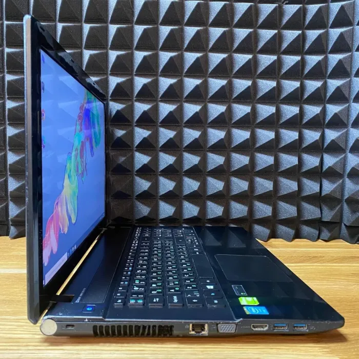 Ноутбук Б-клас Acer Aspire V3-772G / 17.3" (1600x900) TN / Intel Core i7-4702MQ (4 (8) ядра по 2.2 - 3.2 GHz) / 32 GB DDR3 / 120 GB SSD / nVidia GeForce GT 750M, 2 GB GDDR5, 128-bit / WebCam / DVD-ROM б/в - зображення 5