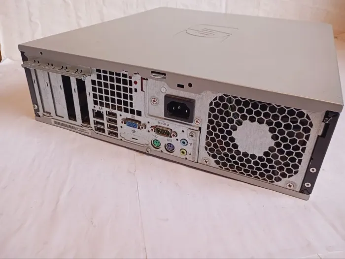 Комплект ПК Б-клас: HP Compaq DC5800 SFF / Intel Core 2 Quad Q6600 (4 ядра по 2.4 GHz) / 4 GB DDR2 / 120 GB SSD / Intel GMA x4500 / DVD-RW + Монітор BenQ GL2230-B / 22" (1920x1080) TN / 1x HDMI, 1x DVI, 1x VGA б/в - зображення 5