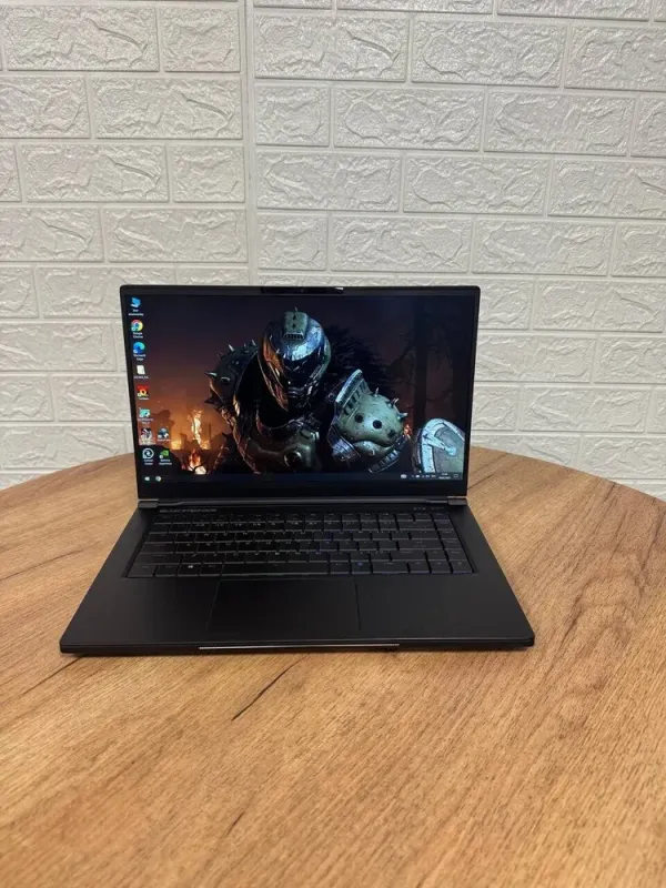 Ігровий ноутбук Eluktronics MAG-15 2070 / 15.6" (1920x1080) IPS / Intel Core i7-9750H (6 (12) ядер по 2.6 - 4.5 GHz) / 32 GB DDR4 / 1000 GB SSD / nVidia GeForce RTX 2070 Max-Q, 8 GB GDDR6, 256-bit / WebCam б/в - зображення 2