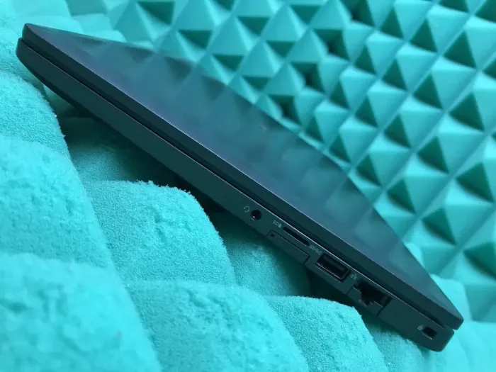 Ультрабук Б-клас Dell Latitude 5300 / 13.3" (1920x1080) IPS / Intel Core i5-8365U (4 (8) ядра по 1.6 - 4.1 GHz) / 8 GB DDR4 / 256 GB SSD M.2 / Intel UHD Graphics 620 / WebCam / USB 3.1 / HDMI / Windows 10 б/в - зображення 6