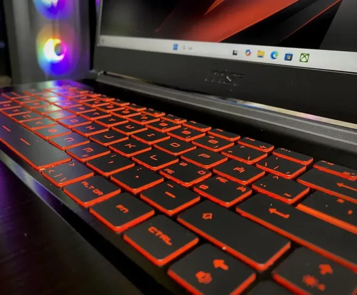 Ігровий ноутбук MSI GF63 Thin 9SC / 15.6" (1920x1080) IPS / Intel Core i5-9300H (4 (8) ядра по 2.4 - 4.1 GHz) / 8 GB DDR4 / 512 GB SSD / nVidia GeForce GTX 1650 Ti Max-Q, 4 GB GDDR6, 128-bit / WebCam б/в - зображення 3