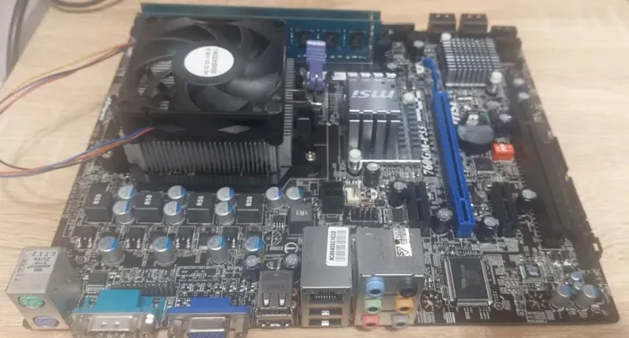 Комплект: Материнська плата MSI 760GM-P33 / AM3 / AMD Athlon II X3 445 (3 ядра по 3.1 GHz) / 8 GB DDR3 + Кулер б/в - зображення 3