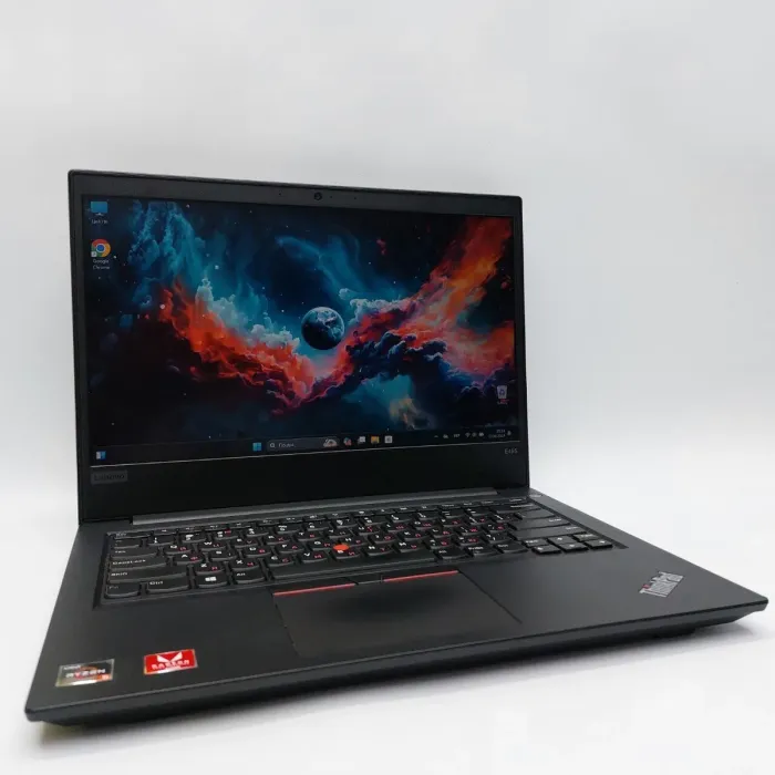 Ноутбук Lenovo ThinkPad E495 / 14" (1920x1080) IPS / AMD Ryzen 5 3500U (4 (8) ядра по 2.1 - 3.7 GHz) / 16 GB DDR4 / 256 GB SSD / AMD Radeon Vega 8 Graphics / WebCam б/в - зображення 5