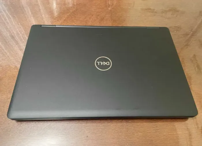 Робоча станція Dell Precision 3530 / 15.6" (1920x1080) IPS / Intel Core i7-8850H (6 (12) ядра по 2.6 - 4.3 GHz) / 16 GB DDR4 / 256 GB SSD / nVidia Quadro P600, 4 GB GDDR5, 128-bit / WebCam б/в - зображення 3