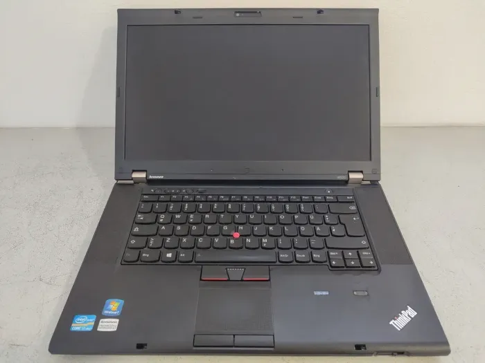 Ноутбук Lenovo ThinkPad W520 / 15.6" (1920x1080) TN / Intel Core i7-2860QM (4 (8) ядра по 2.5 - 3.6 GHz) / 16 GB DDR3 / 240 GB SSD / nVidia Quadro 2000M, 2 GB GDDR3 128-bit / WebCam / DVD-ROM б/в - зображення 2