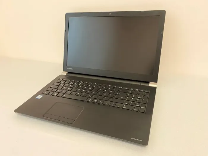 Ноутбук Б-клас Toshiba Satellite Pro A50-D-10X / 15.6" (1920x1080) IPS / Intel Core i5-7200U (2 (4) ядра по 2.5 - 3.1 GHz) / 8 GB DDR4 / 256 GB SSD / Intel HD Graphics 620 / WebCam / DVD-ROM б/в - зображення 3